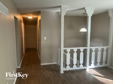 400 SW Keystone Ct 3 Beds Apartment for Rent