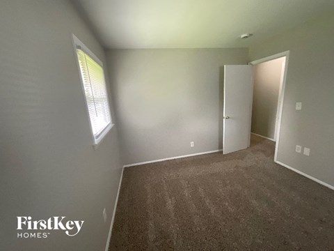 401 Longview Dr 4 Beds Apartment for Rent
