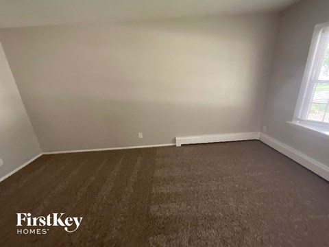 401 Longview Dr 4 Beds Apartment for Rent