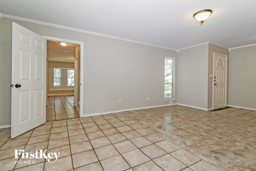 the living room is clean and ready for the family to use