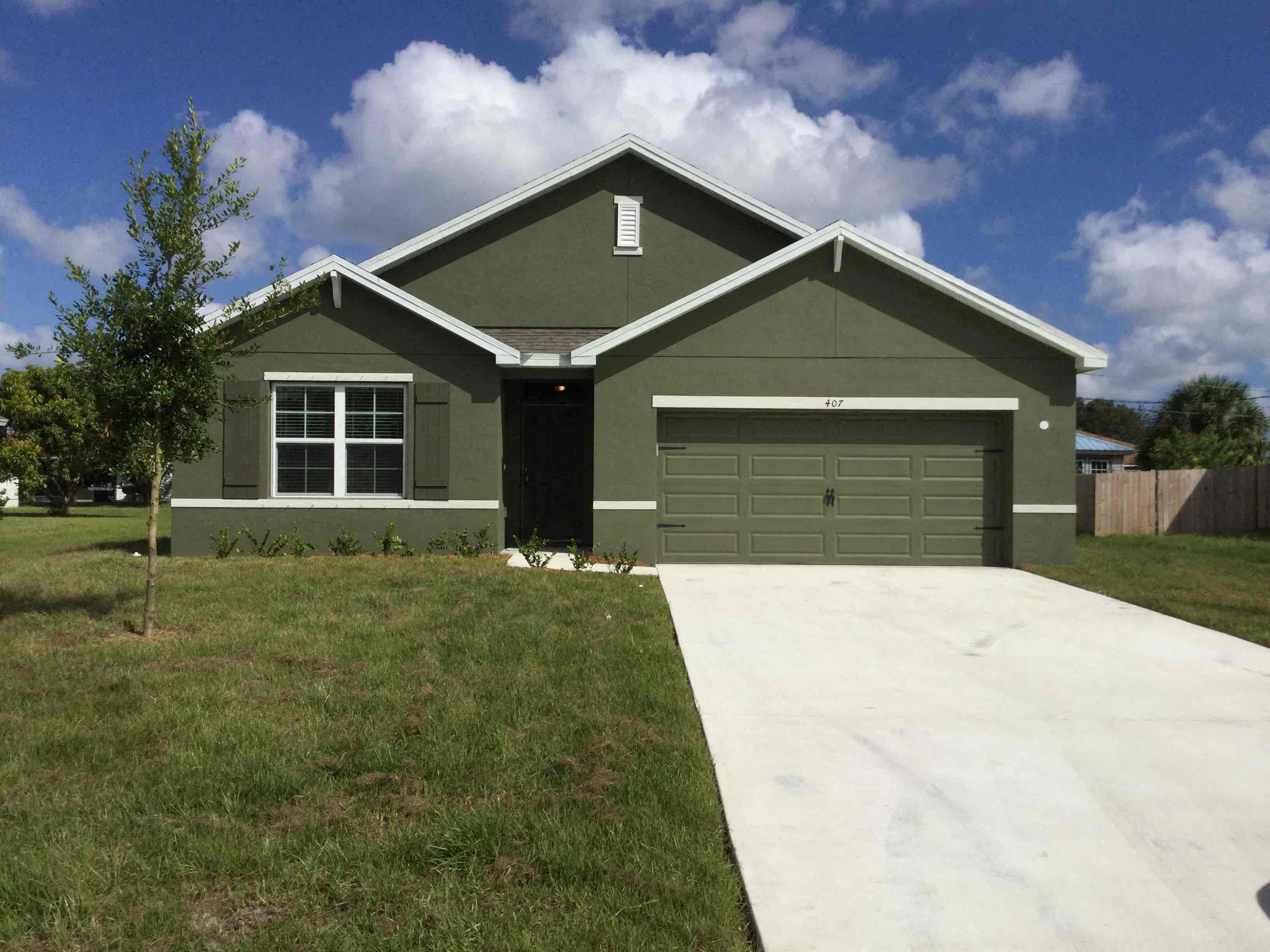 407 SW Lakehurst Drive 4 Beds Apartment for Rent