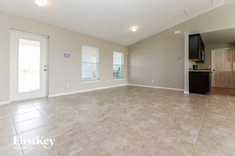 410 NW 24Th Terrace 4 Beds Apartment for Rent