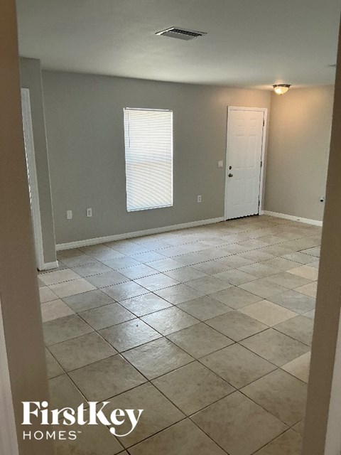 412 10Th Ave E 4 Beds Apartment for Rent