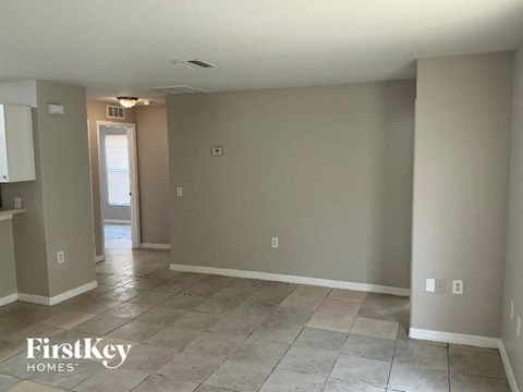 412 10Th Ave E 4 Beds Apartment for Rent
