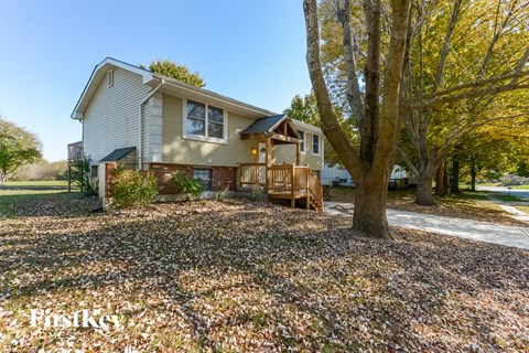 417 SE Claremont St 3 Beds Apartment for Rent