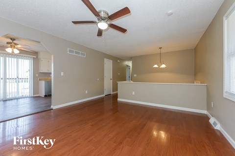 417 SE Claremont St 3 Beds Apartment for Rent