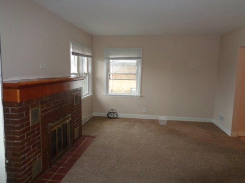 417 Warren St 2 Beds Apartment for Rent