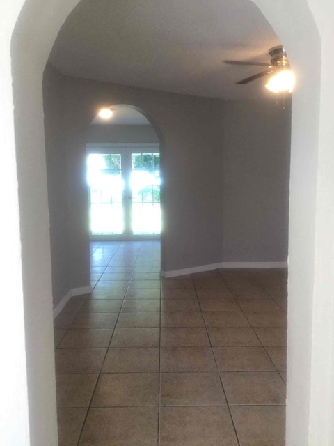 418 SW 15 Ave 4 Beds Apartment for Rent