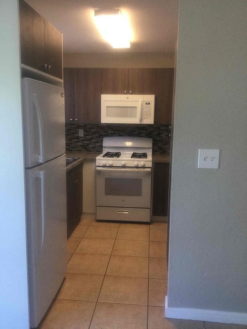 418 SW 15 Ave 4 Beds Apartment for Rent