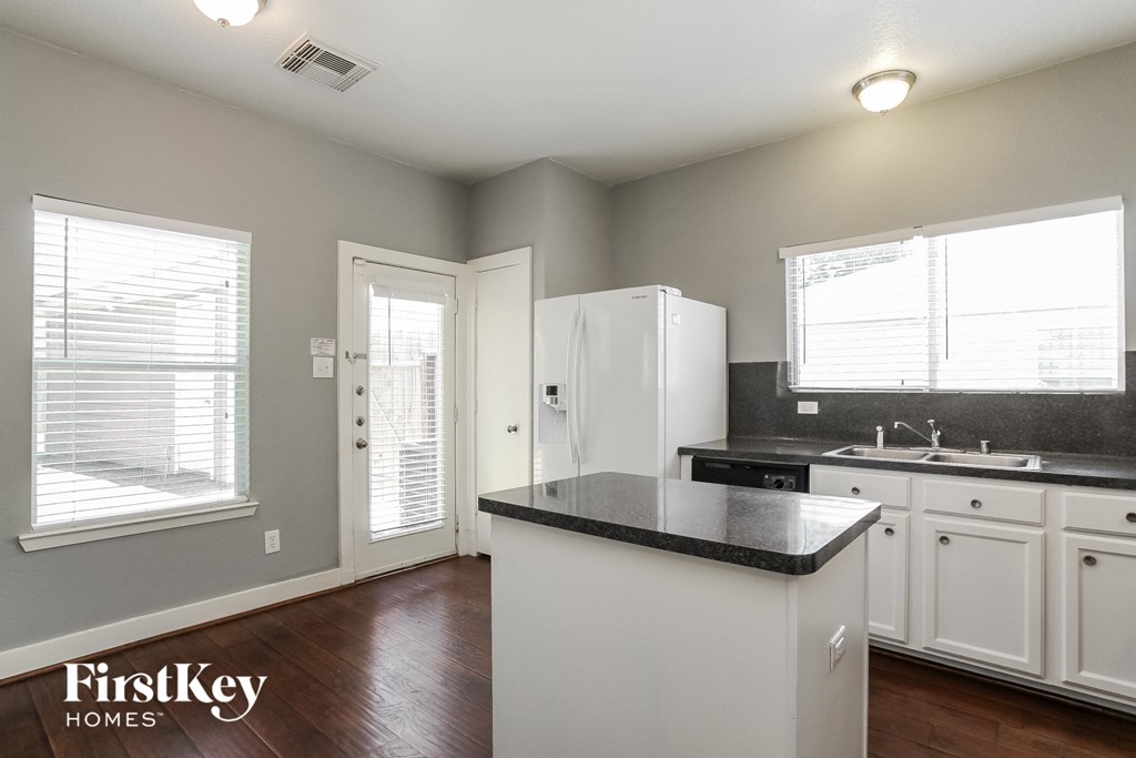 419 Laurel Sage Dr 3 Beds House for Rent - Photo Gallery 5