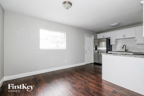 423 Martha St 3 Beds Apartment for Rent