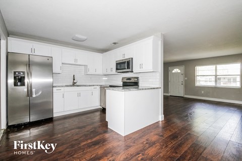 423 Martha St 3 Beds Apartment for Rent
