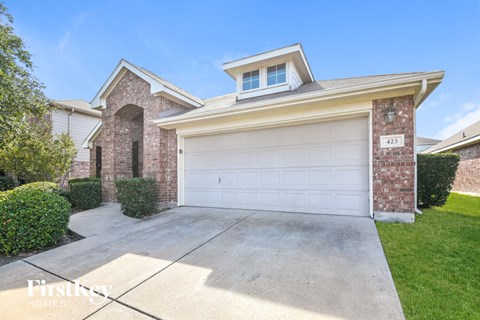 423 Hackberry Dr 3 Beds Apartment for Rent