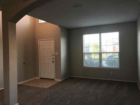 429 W Clover Park Dr 5 Beds Apartment for Rent