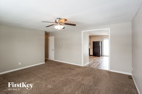 439 Fox Circle 3 Beds Apartment for Rent