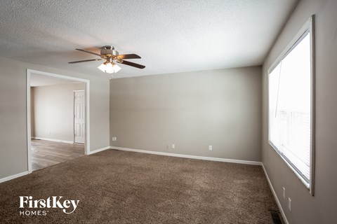 439 Fox Circle 3 Beds Apartment for Rent