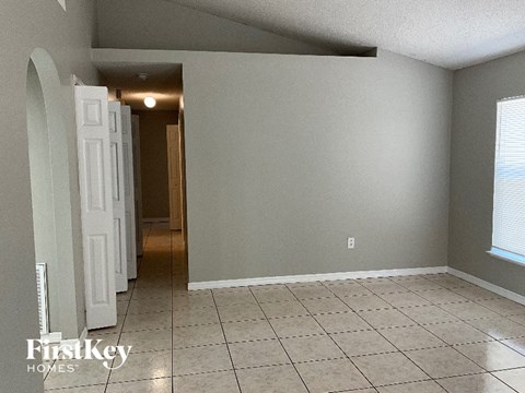 440 Breezeway Dr 3 Beds Apartment for Rent