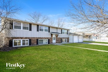 440 Frontage Rd 3 Beds House for Rent - Photo Gallery 2