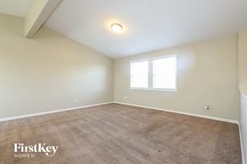 440 Frontage Rd 3 Beds House for Rent - Photo Gallery 3