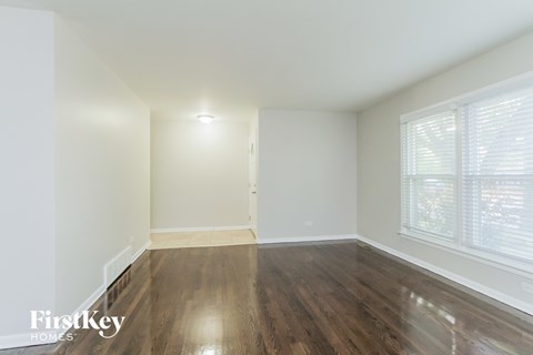 454 Springfield Street 3 Beds Apartment for Rent