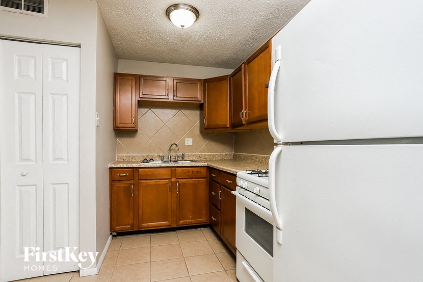 508 Saratoga Studio House for Rent - Photo Gallery 7