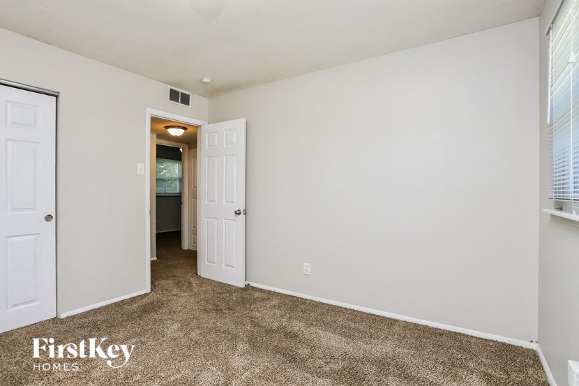 508 Saratoga Studio House for Rent - Photo Gallery 8