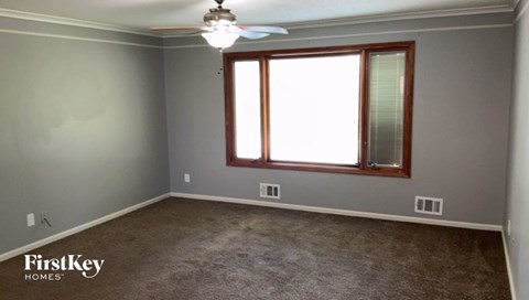 509 SW Victor Dr 4 Beds Apartment for Rent