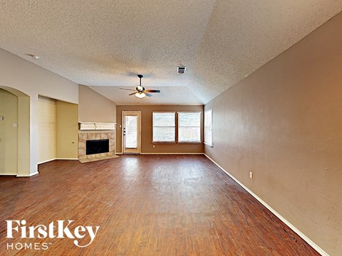 516 Pineview Lane 3 Beds Apartment for Rent