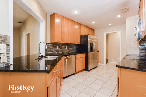 520 Whispering Oak Ln 4 Beds Apartment for Rent