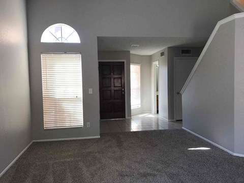 526 E TOPEKA Dr 3 Beds Apartment for Rent