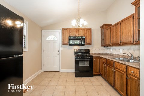 529 Apache Avenue 3 Beds Apartment for Rent