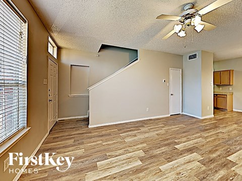 530 Alameda Avenue 4 Beds Apartment for Rent