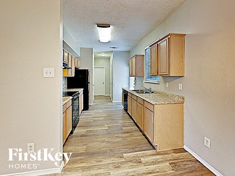 530 Alameda Avenue 4 Beds Apartment for Rent