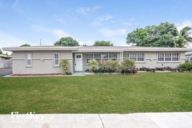 532 W Dayton Cir 3 Beds Apartment for Rent