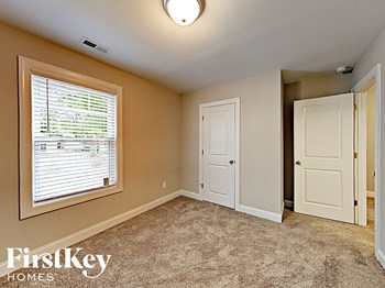 533 Harris Street 4 Beds House for Rent - Photo Gallery 11
