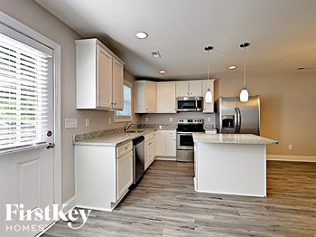 533 Harris Street 4 Beds House for Rent - Photo Gallery 4