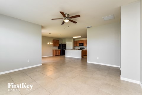 533 NW 13Th Terrace 4 Beds Apartment for Rent
