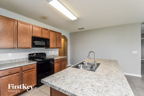 533 NW 13Th Terrace 4 Beds Apartment for Rent