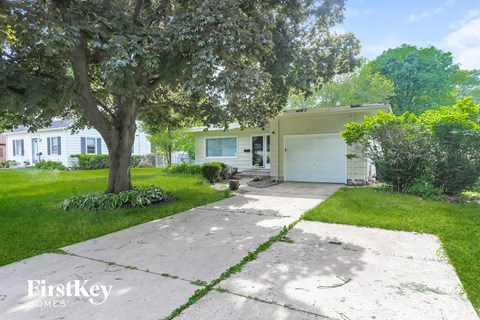 544 N Aldine Avenue 3 Beds Apartment for Rent