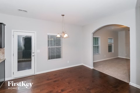 555 Westridge Circle 4 Beds Apartment for Rent