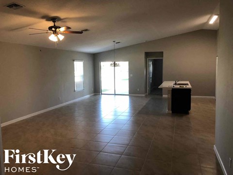 561 SE Brookside Ter 4 Beds Apartment for Rent