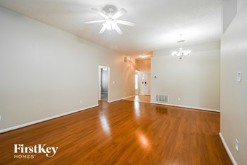 562 Timber Trace Court 3 Beds House for Rent - Photo Gallery 3
