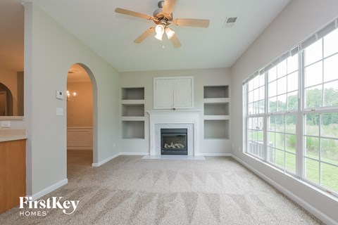 562 Maggie Ln 3 Beds Apartment for Rent