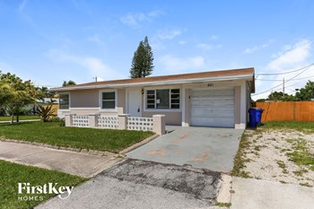 601 SW 14 Court 3 Beds House for Rent - Photo Gallery 2