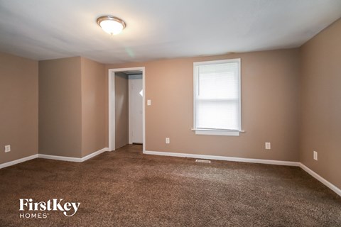 613 E Angus 3 Beds Apartment for Rent