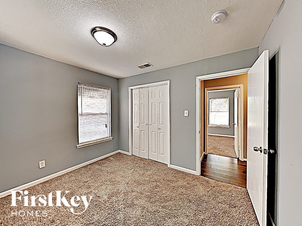 626 WARREN St 4 Beds House for Rent - Photo Gallery 11