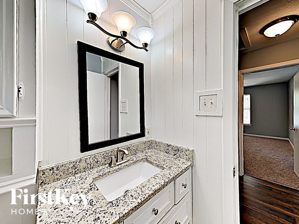 626 WARREN St 4 Beds House for Rent - Photo Gallery 13