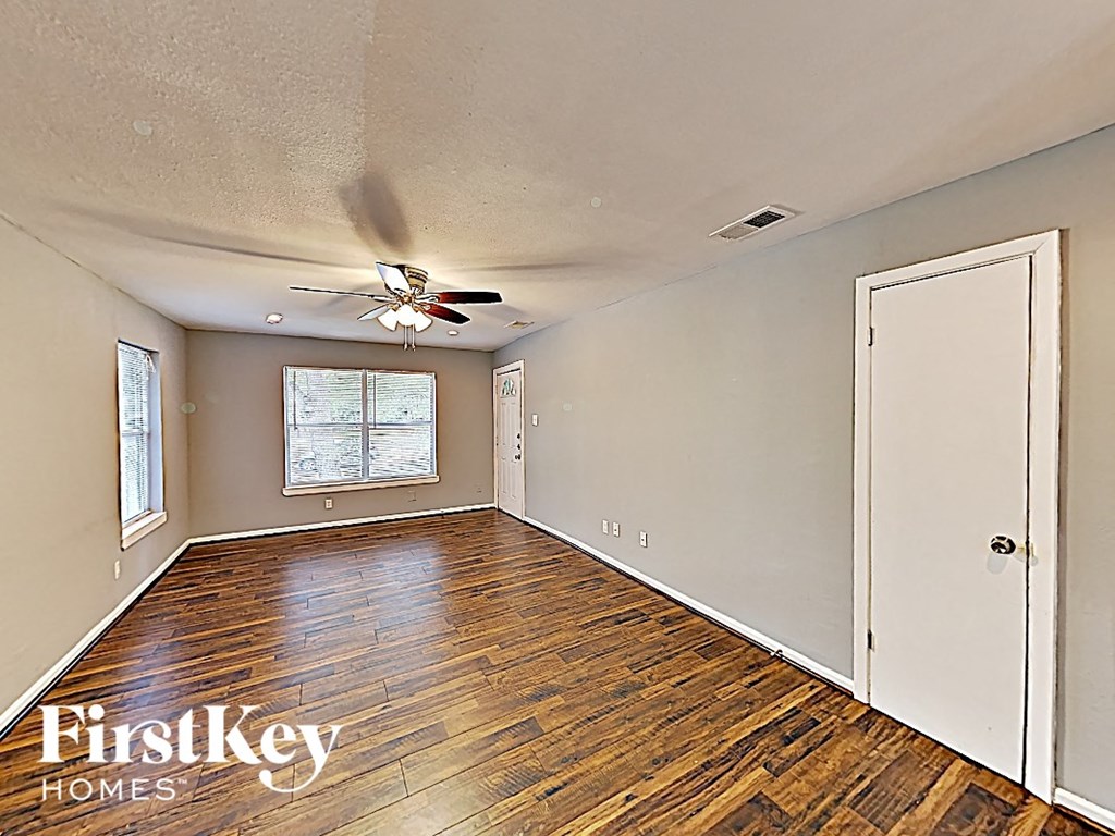 626 WARREN St 4 Beds House for Rent - Photo Gallery 3