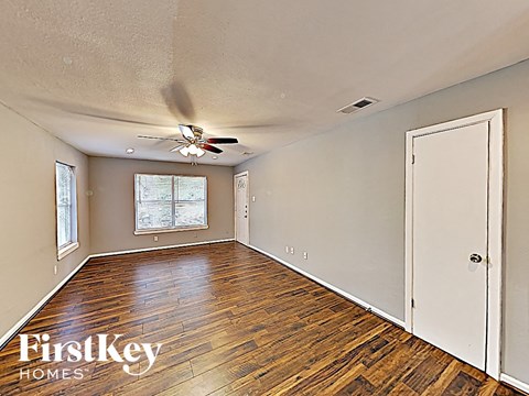 626 WARREN St 4 Beds Apartment for Rent