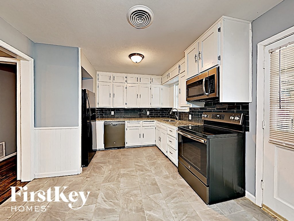 626 WARREN St 4 Beds House for Rent - Photo Gallery 4